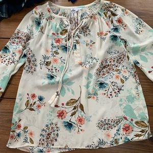 Beautiful floral size medium top